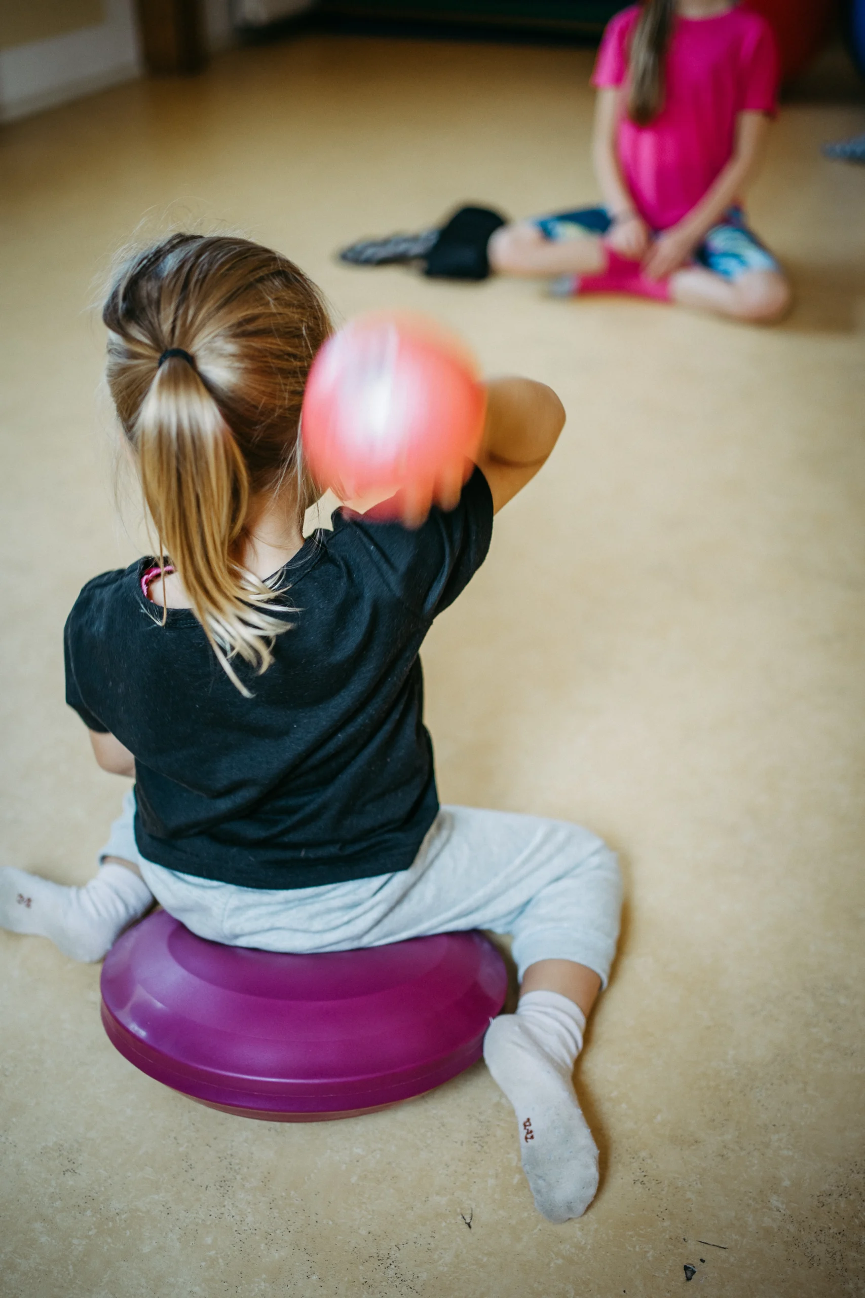Praxis für Physiotherapie Maria Friebus - Therapie für alle Generationen Bei uns stehen alle Patienten im Mittelpunkt – ob groß oder klein.